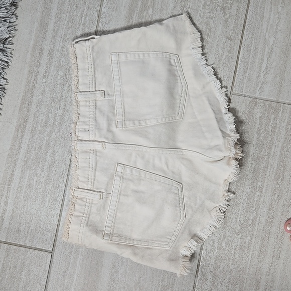 Cute shorts - Picture 2 of 4